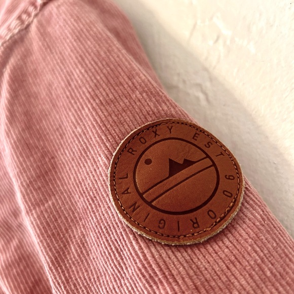 SOLD. PINK ROXY JACKET. Fleece, Sherpa material. Warm, great condition. - Picture 3 of 4